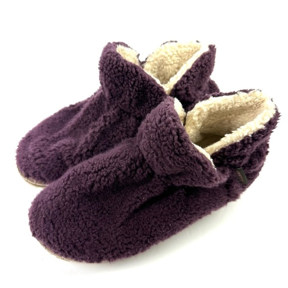 LL Bean Cozy Slippers 8 Sherpa Comfort Booties Purple High Pile Womens - Picture 1 of 9